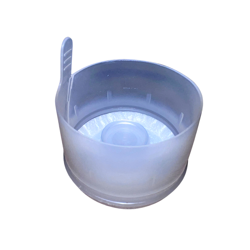 TAPA BLANCA CON PAPELITO AZUL